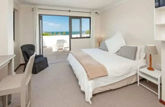 142 on 10th | Family Living | Voëlklip Beach