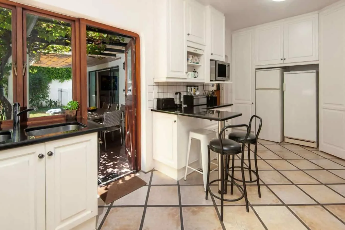 142 on 10th | Family Living | Voëlklip Beach