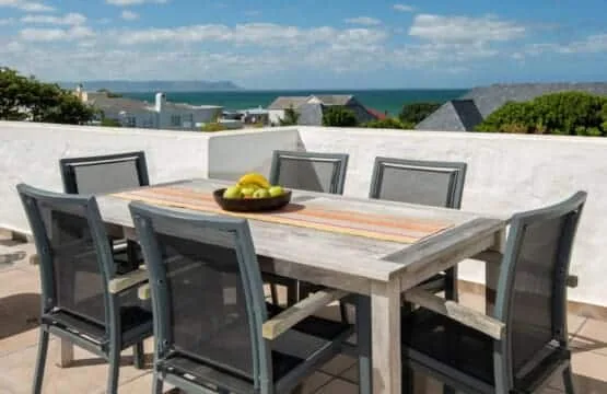 142 on 10th | Family Living | Voëlklip Beach