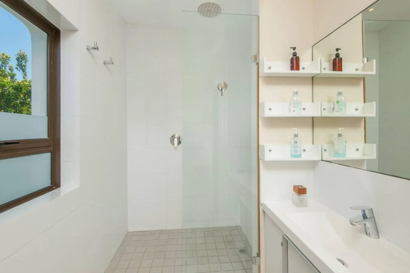 142 on 10th | Family Living | Voëlklip Beach