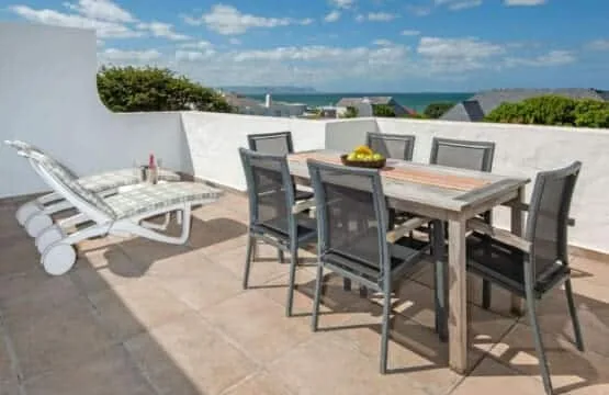 142 on 10th | Family Living | Voëlklip Beach
