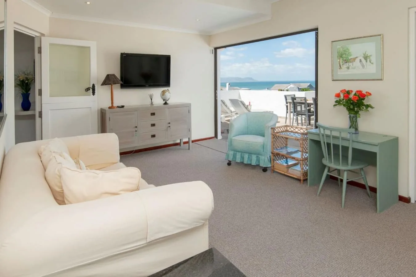 142 on 10th | Family Living | Voëlklip Beach