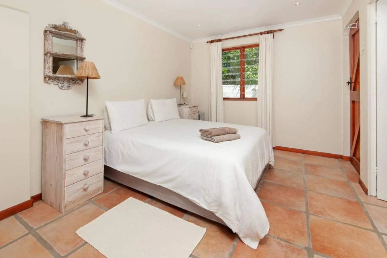 142 on 10th | Family Living | Voëlklip Beach