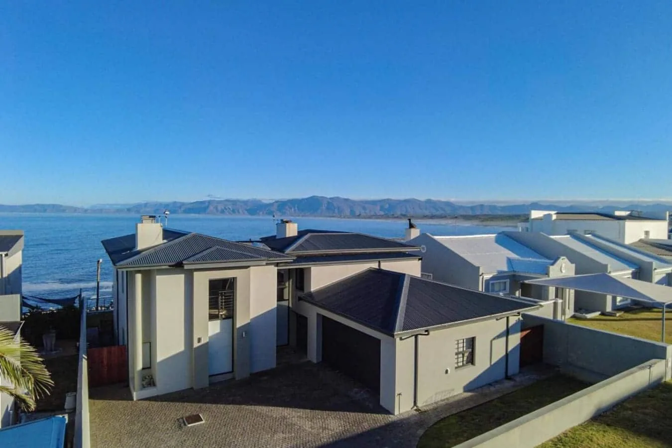 72 on Vyfer Villa, De Kelders | Whale Watching, Pool