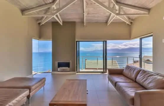 72 on Vyfer Villa, De Kelders | Whale Watching, Pool