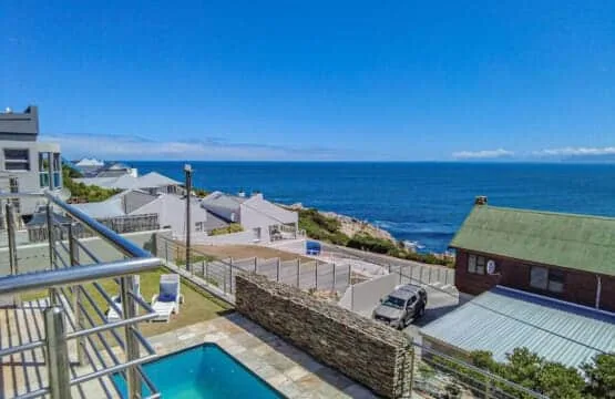 72 on Vyfer Villa, De Kelders | Whale Watching, Pool