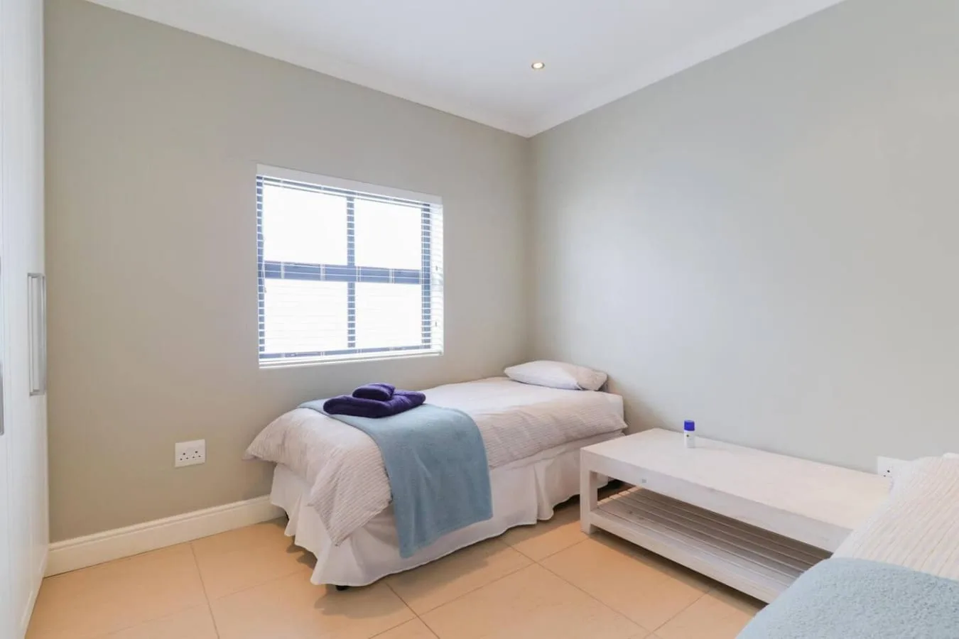 72 on Vyfer Villa, De Kelders | Whale Watching, Pool