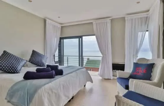 72 on Vyfer Villa, De Kelders | Whale Watching, Pool