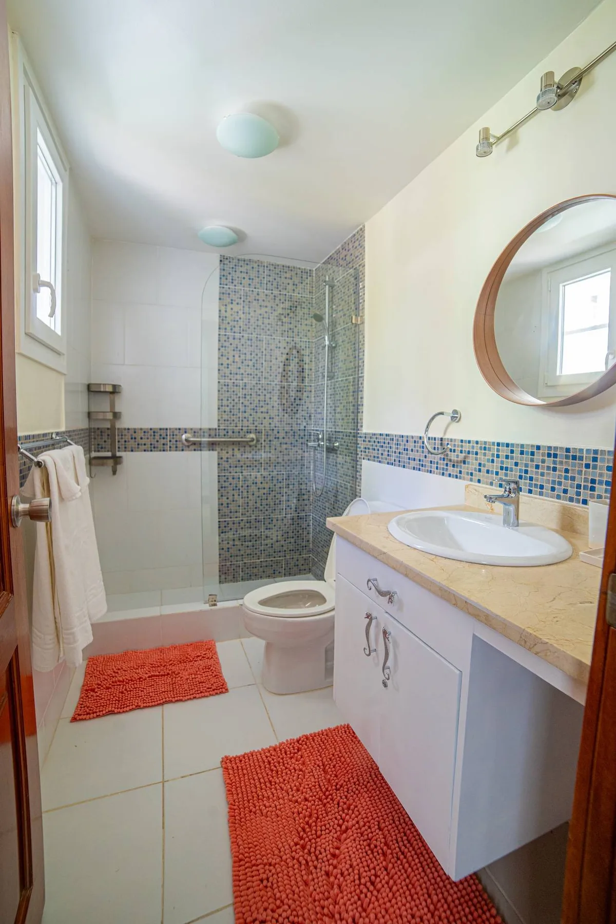 Playa Turquesa M302, 300 Mbps, Private Beach Access