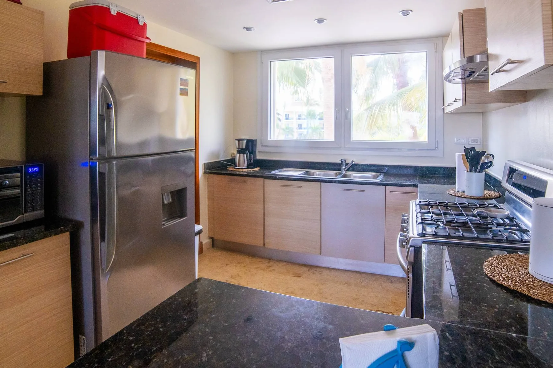 Playa Turquesa M302, 300 Mbps, Private Beach Access