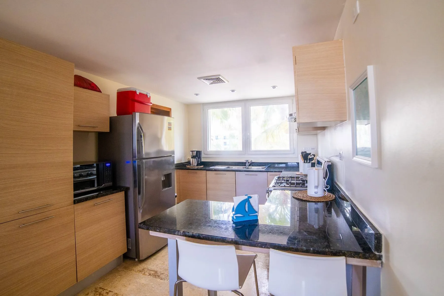 Playa Turquesa M302, 300 Mbps, Private Beach Access