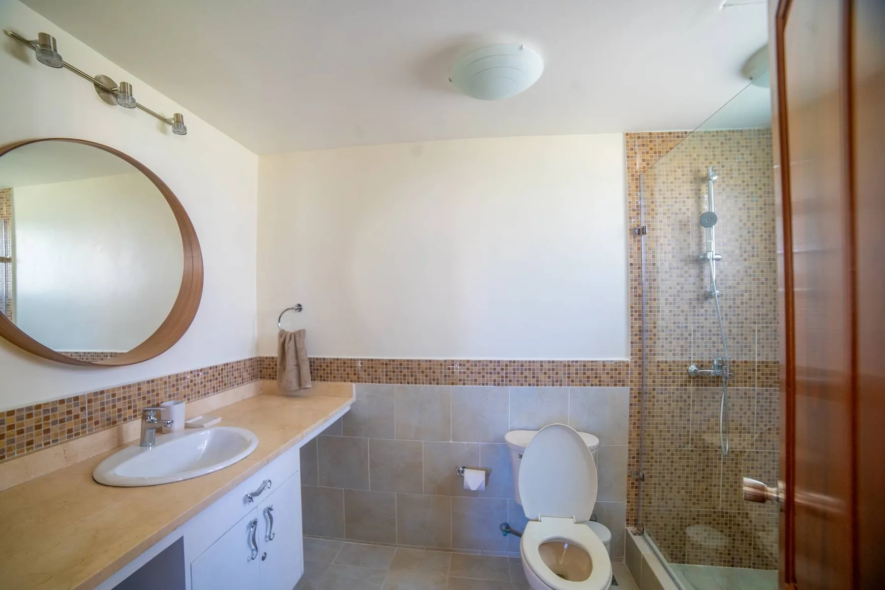 Playa Turquesa M302, 300 Mbps, Private Beach Access