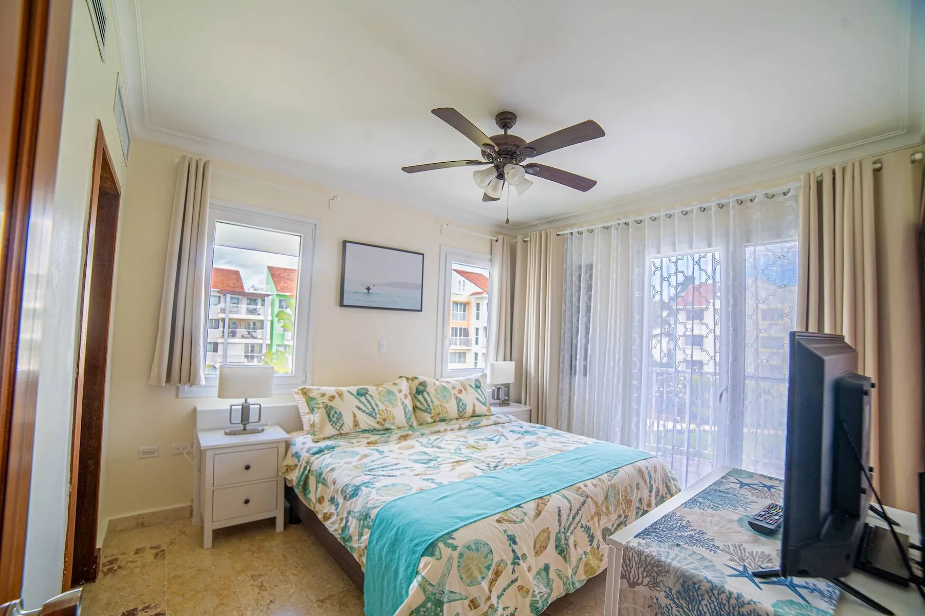 Playa Turquesa M302, 300 Mbps, Private Beach Access