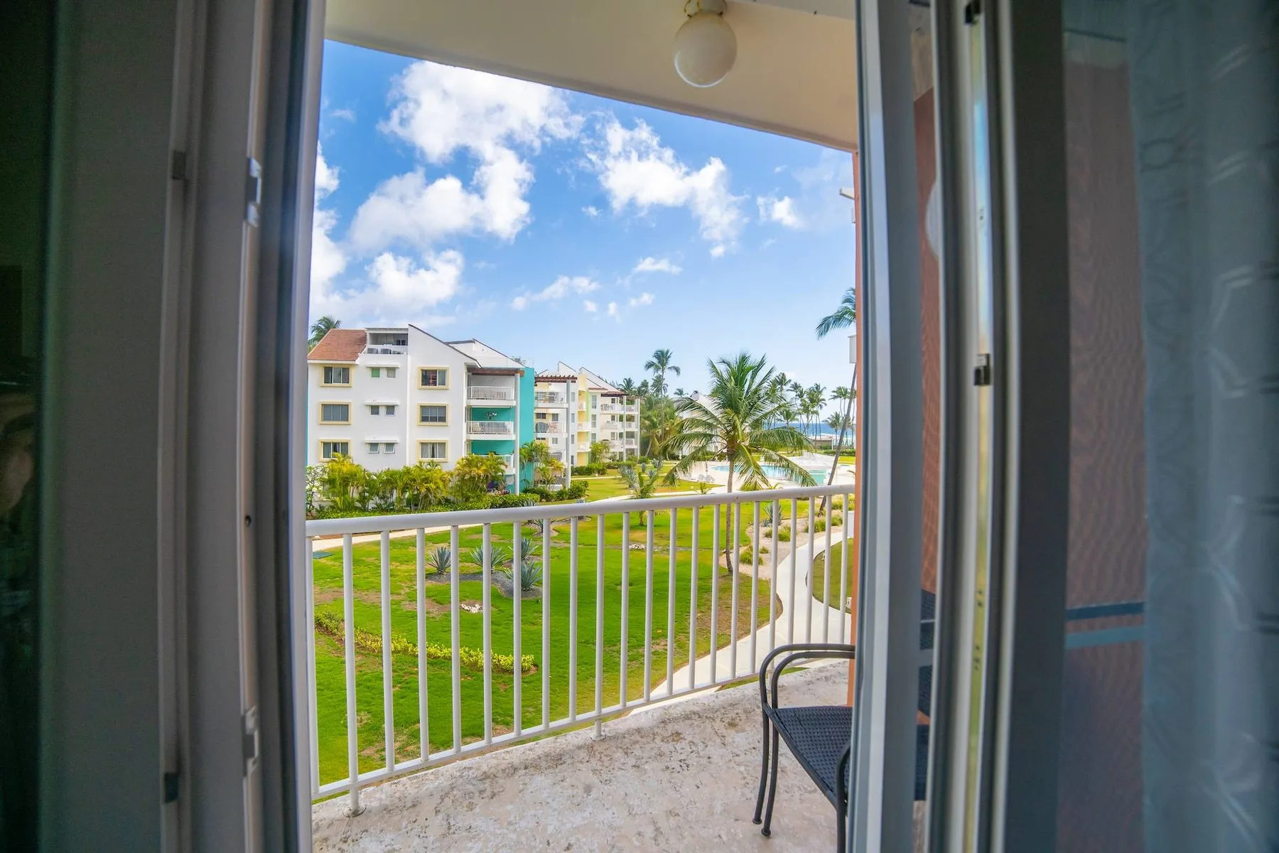 Playa Turquesa M302, 300 Mbps, Private Beach Access