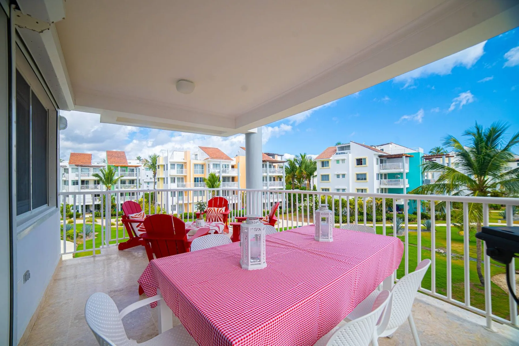 Playa Turquesa M302, 300 Mbps, Private Beach Access