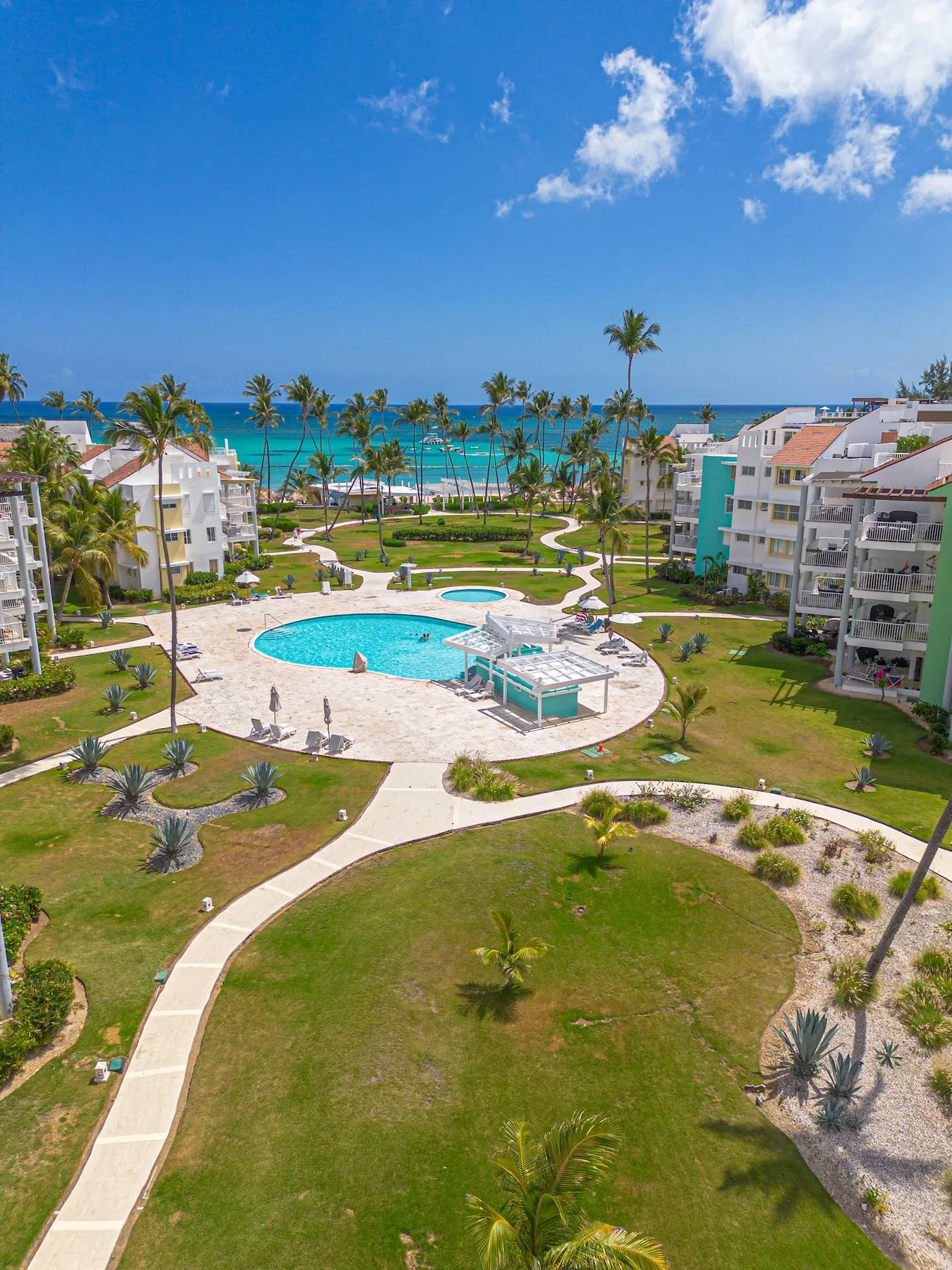 Playa Turquesa M302, 300 Mbps, Private Beach Access