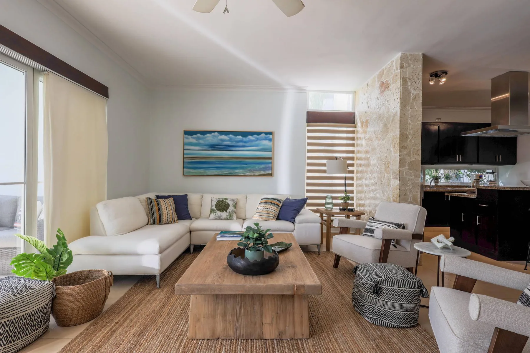 Costa Hermosa F101_200Mbps_Pool_BBQ_Walk to the Beach