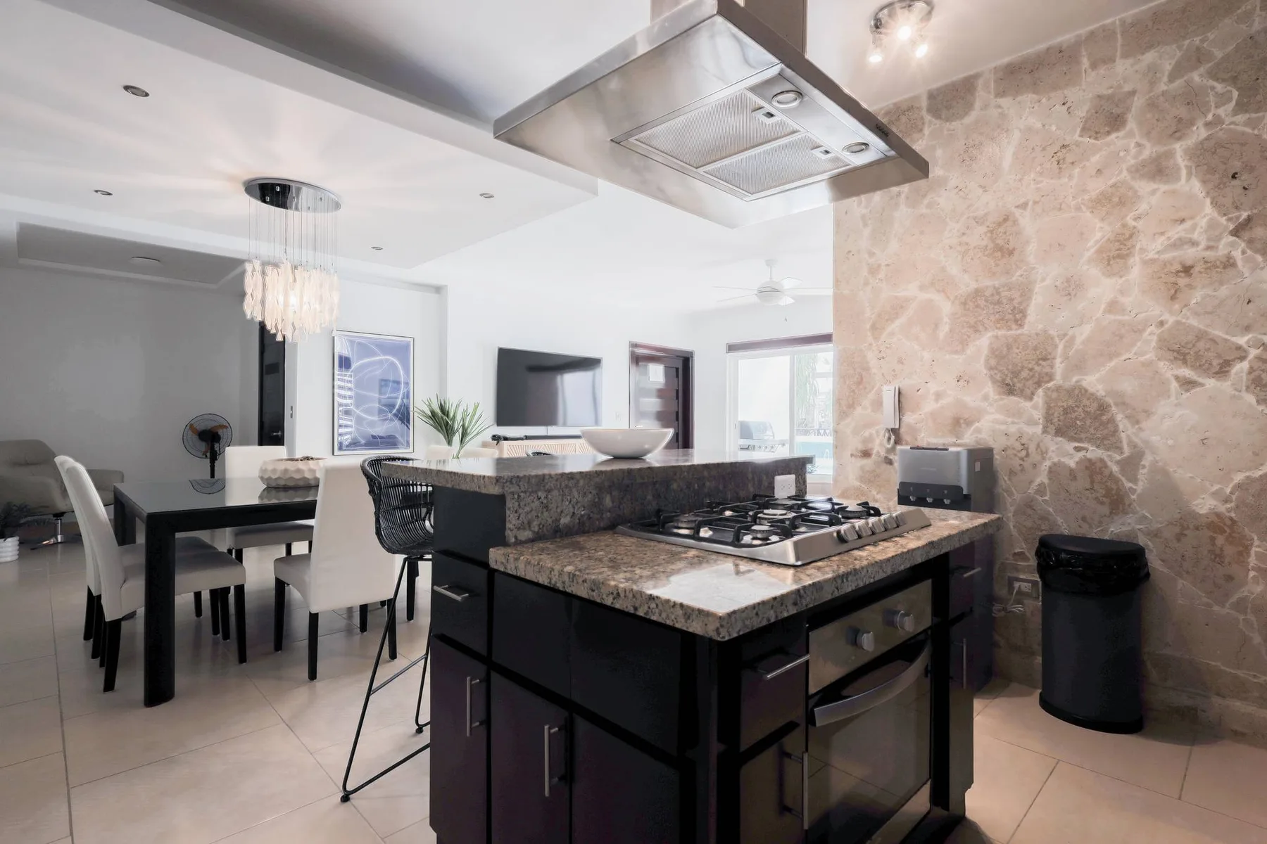 Costa Hermosa F101_200Mbps_Pool_BBQ_Walk to the Beach