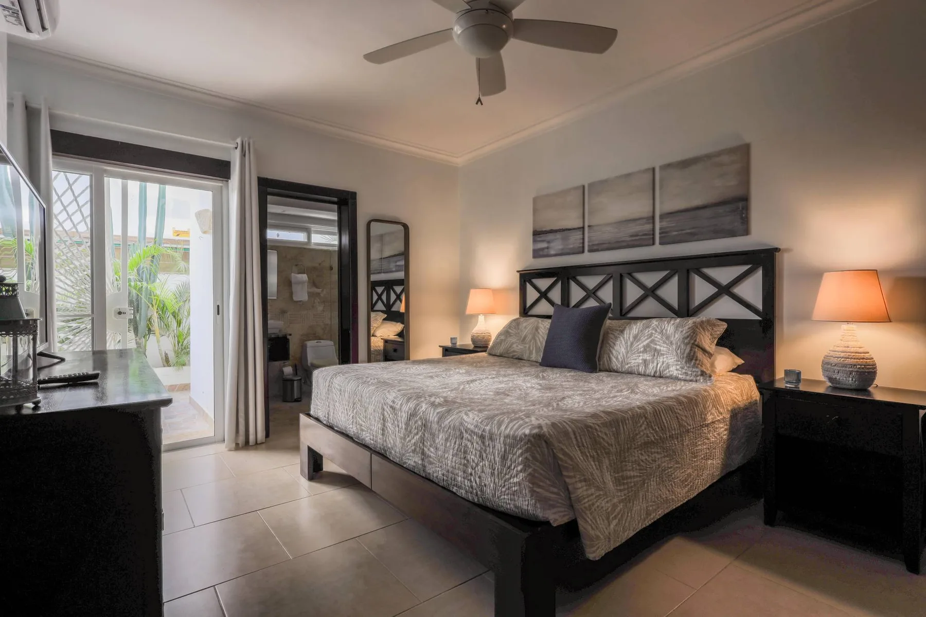 Costa Hermosa F101_200Mbps_Pool_BBQ_Walk to the Beach