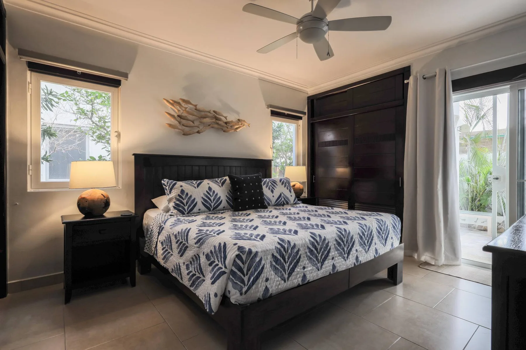Costa Hermosa F101_200Mbps_Pool_BBQ_Walk to the Beach