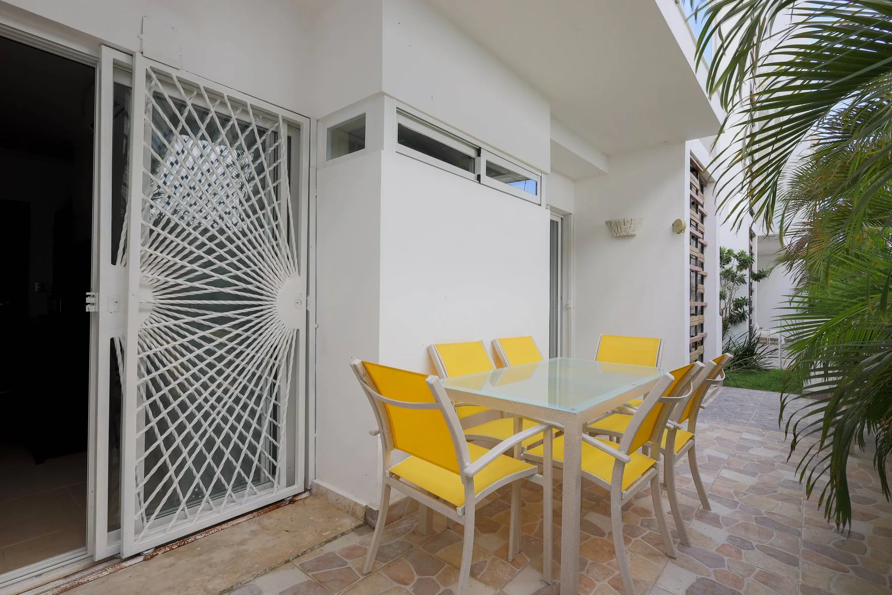 Costa Hermosa F101_200Mbps_Pool_BBQ_Walk to the Beach