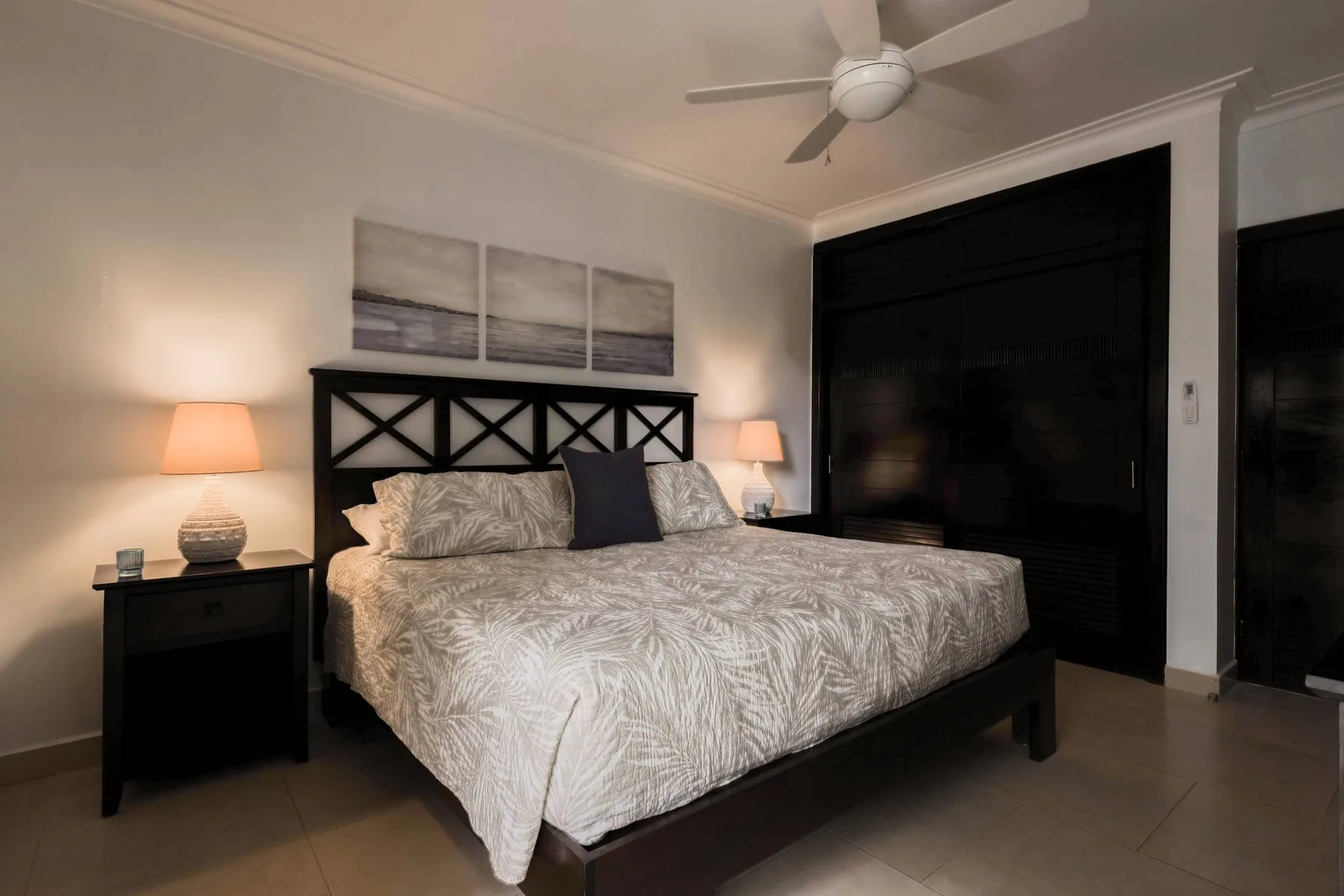 Costa Hermosa F101_200Mbps_Pool_BBQ_Walk to the Beach