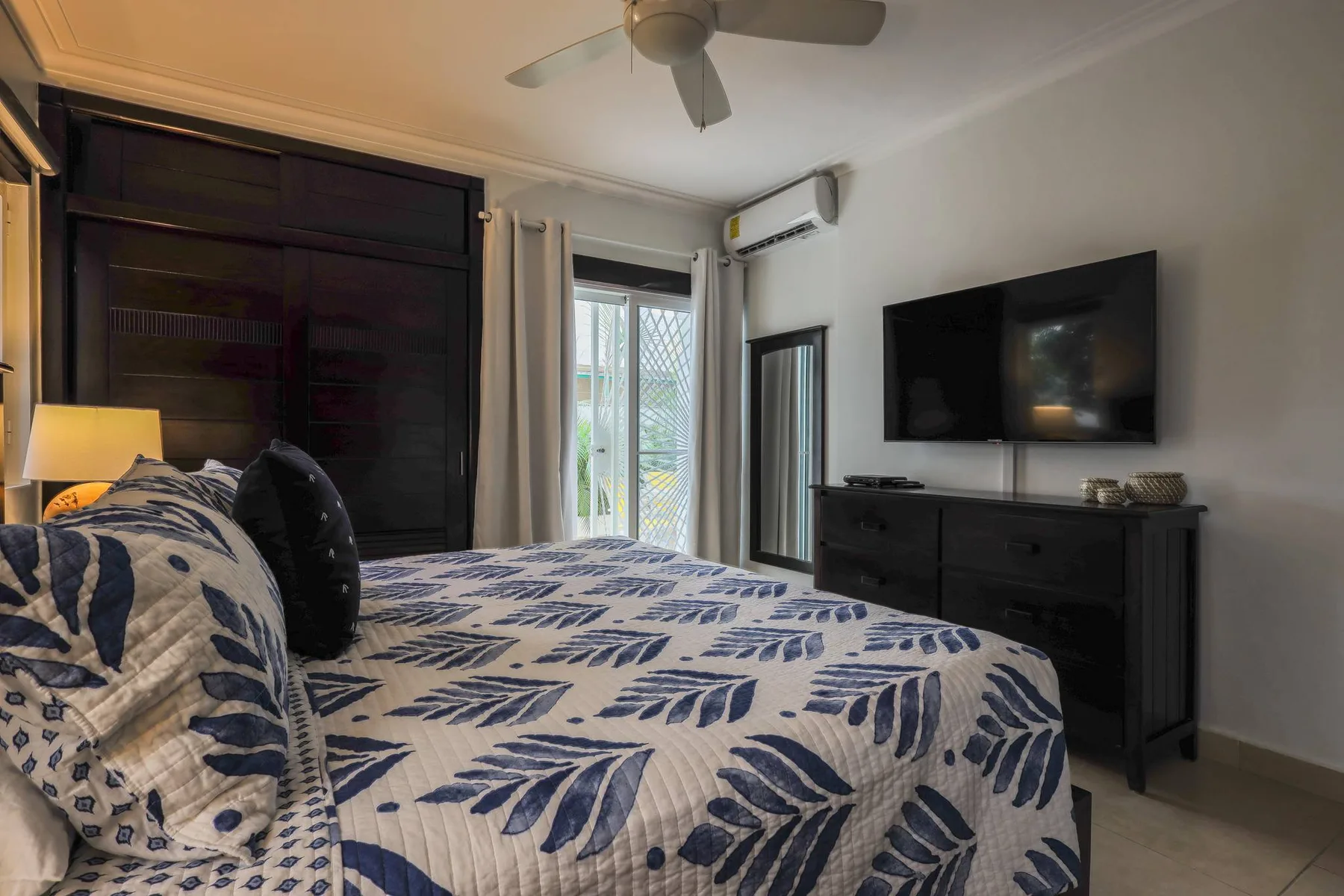 Costa Hermosa F101LO_200Mbps_Pool_BBQ_Walk to the Beach