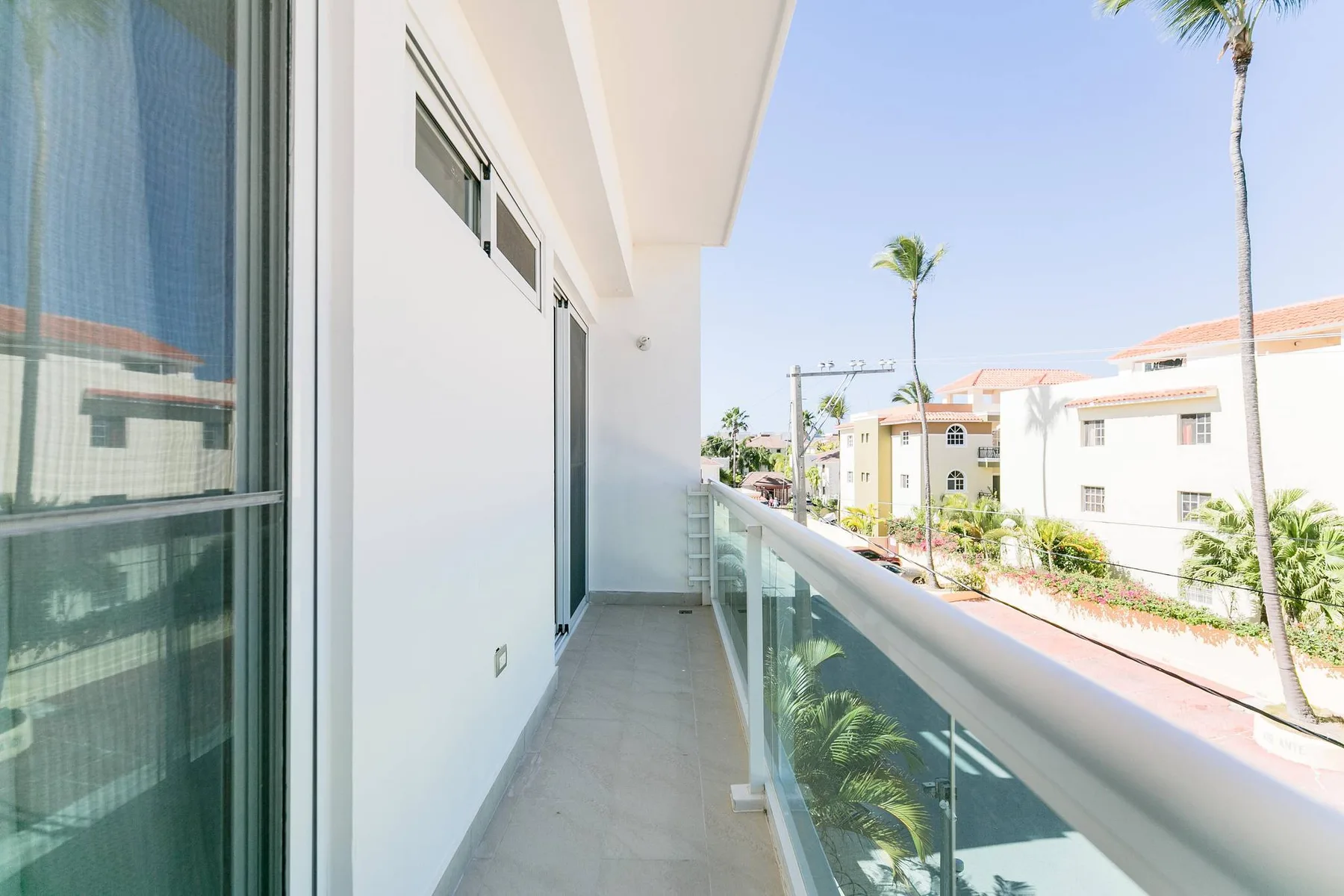Costa Hermosa H301LO_80Mbps_Pool_BBQ_Walk to the Beach