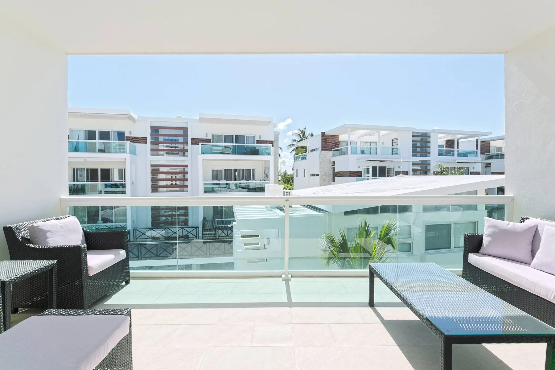 Costa Hermosa H301LO_80Mbps_Pool_BBQ_Walk to the Beach