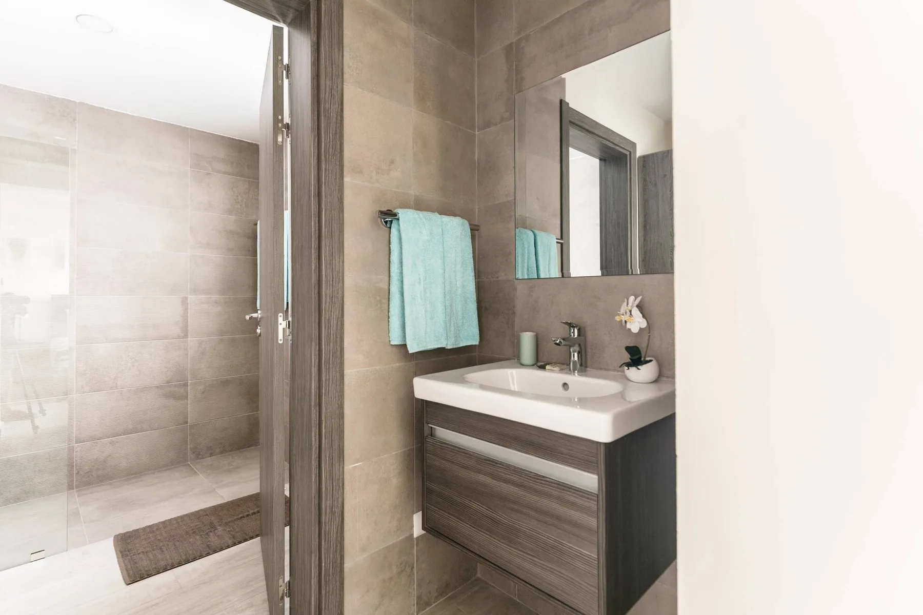 Paseo Del Mar B3ALO_200Mbps_Pool_Walk to Beach & Dining!