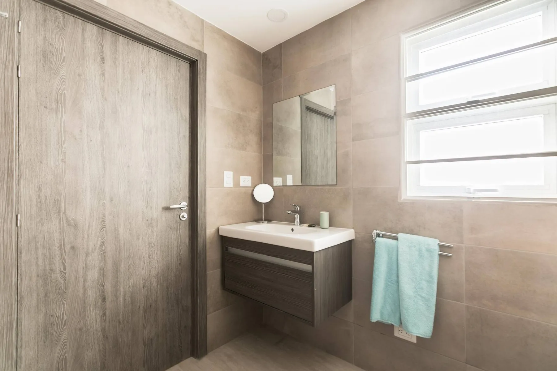 Paseo Del Mar B3ALO_200Mbps_Pool_Walk to Beach & Dining!