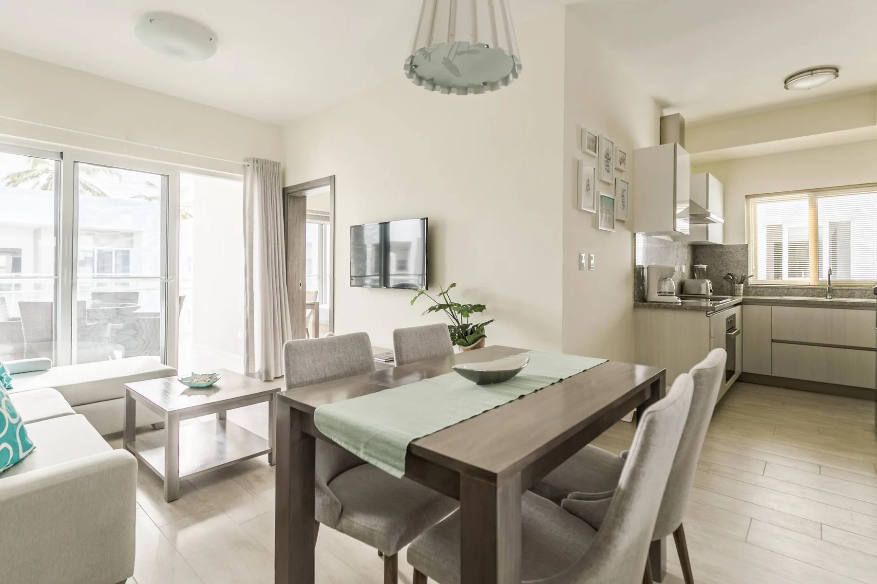 Paseo Del Mar B3ALO_200Mbps_Pool_Walk to Beach & Dining!