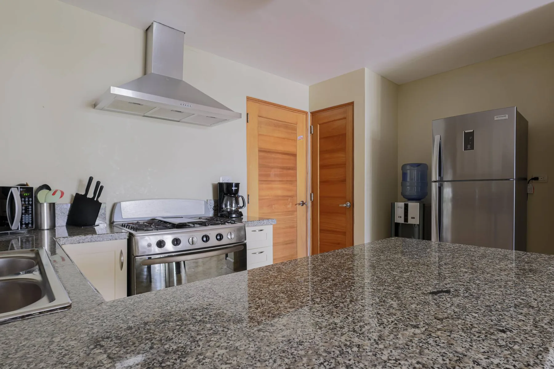Beach Residency B2_200Mbps_Pool_Walk2Beach!