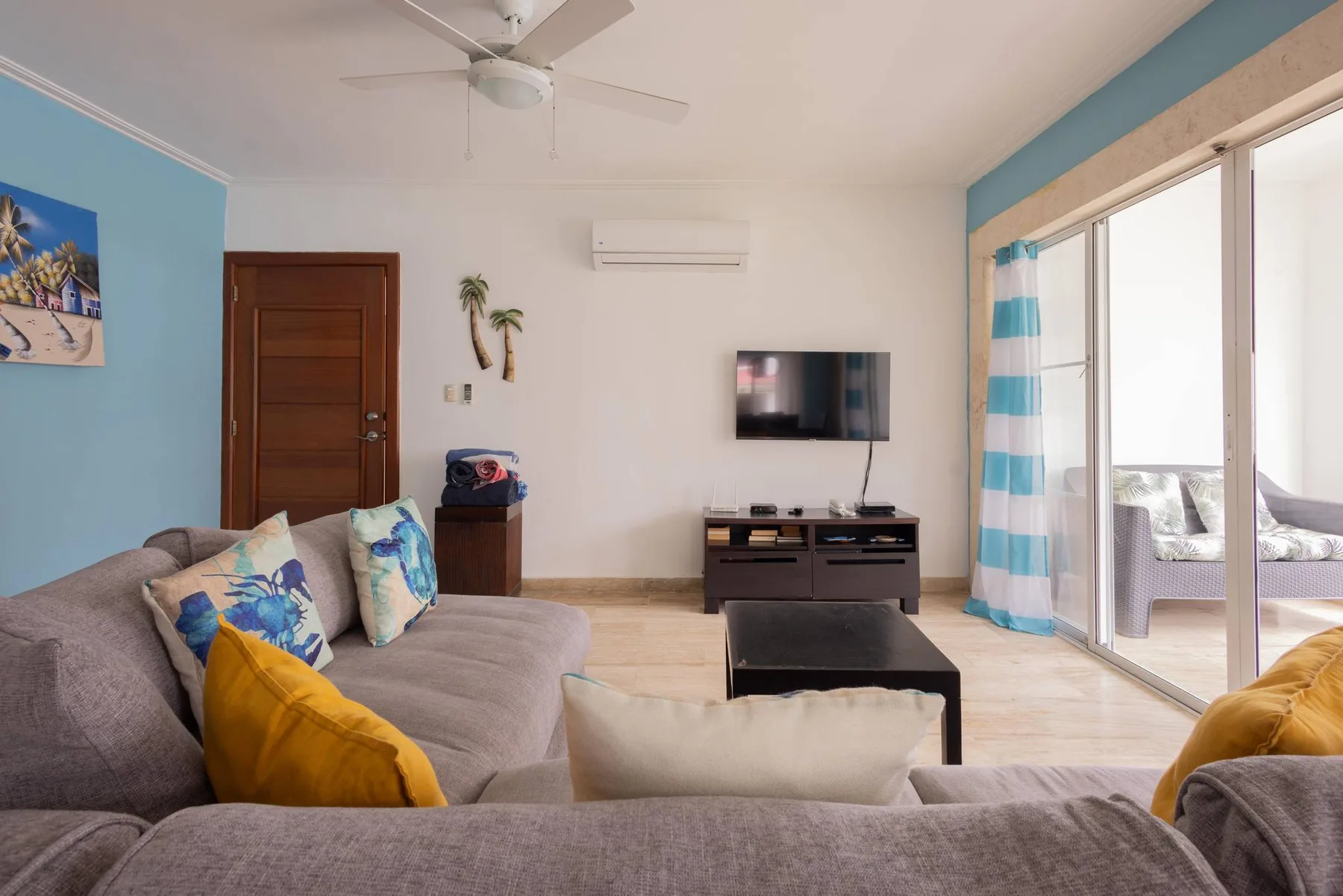 Corte Sea C101LO_200Mbps_Pool_Gym_Walk to Beach!