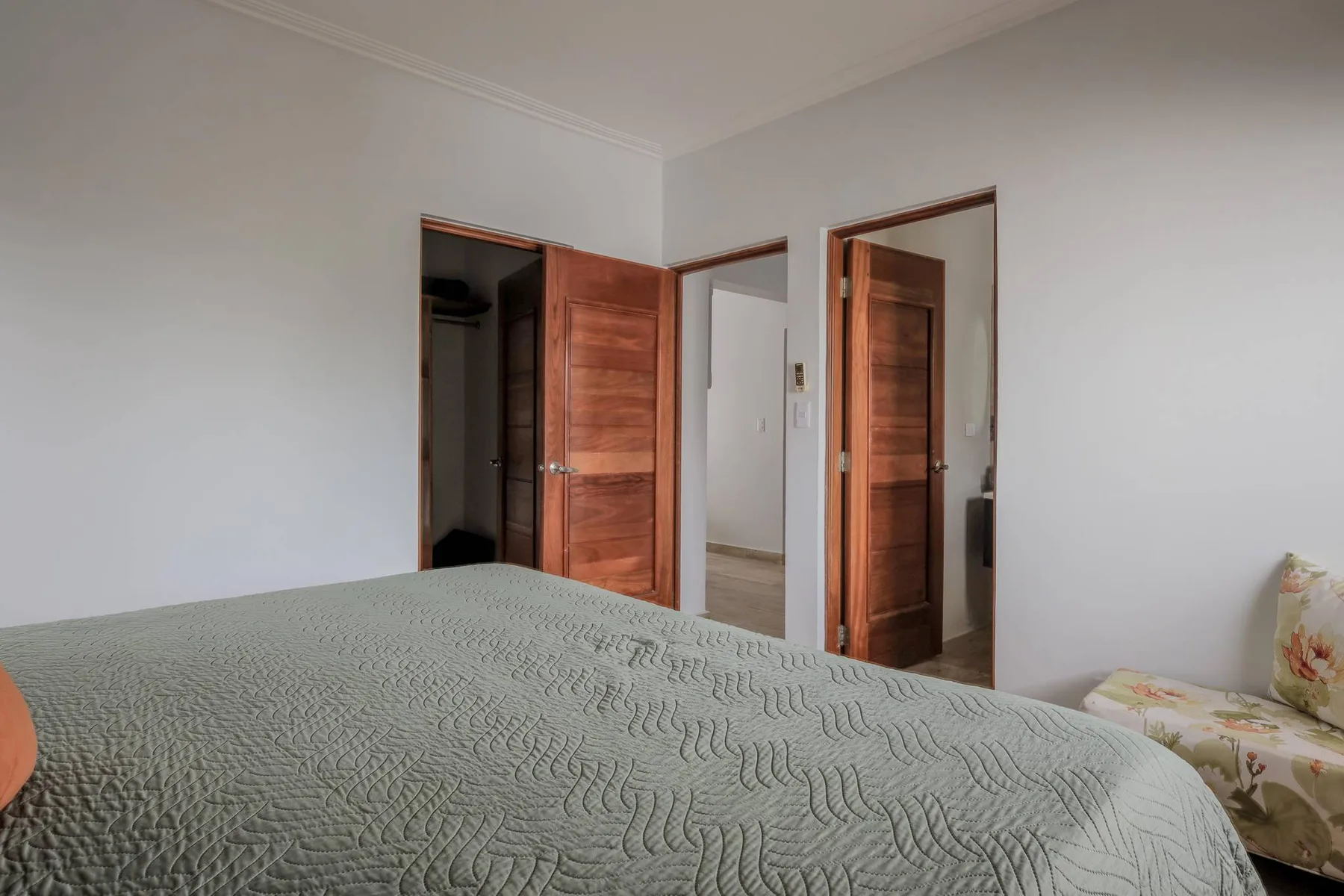 Corte Sea D302LO_200Mbps_Private RoofDeck_Walk2Beach