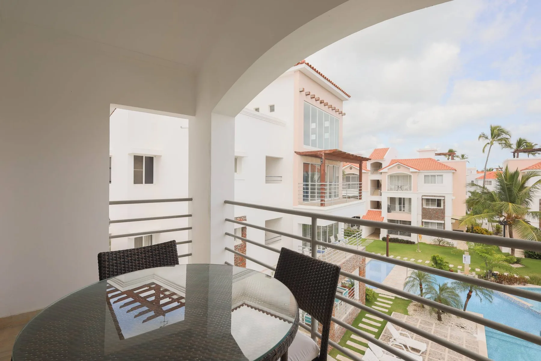 Corte Sea D302LO_200Mbps_Private RoofDeck_Walk2Beach