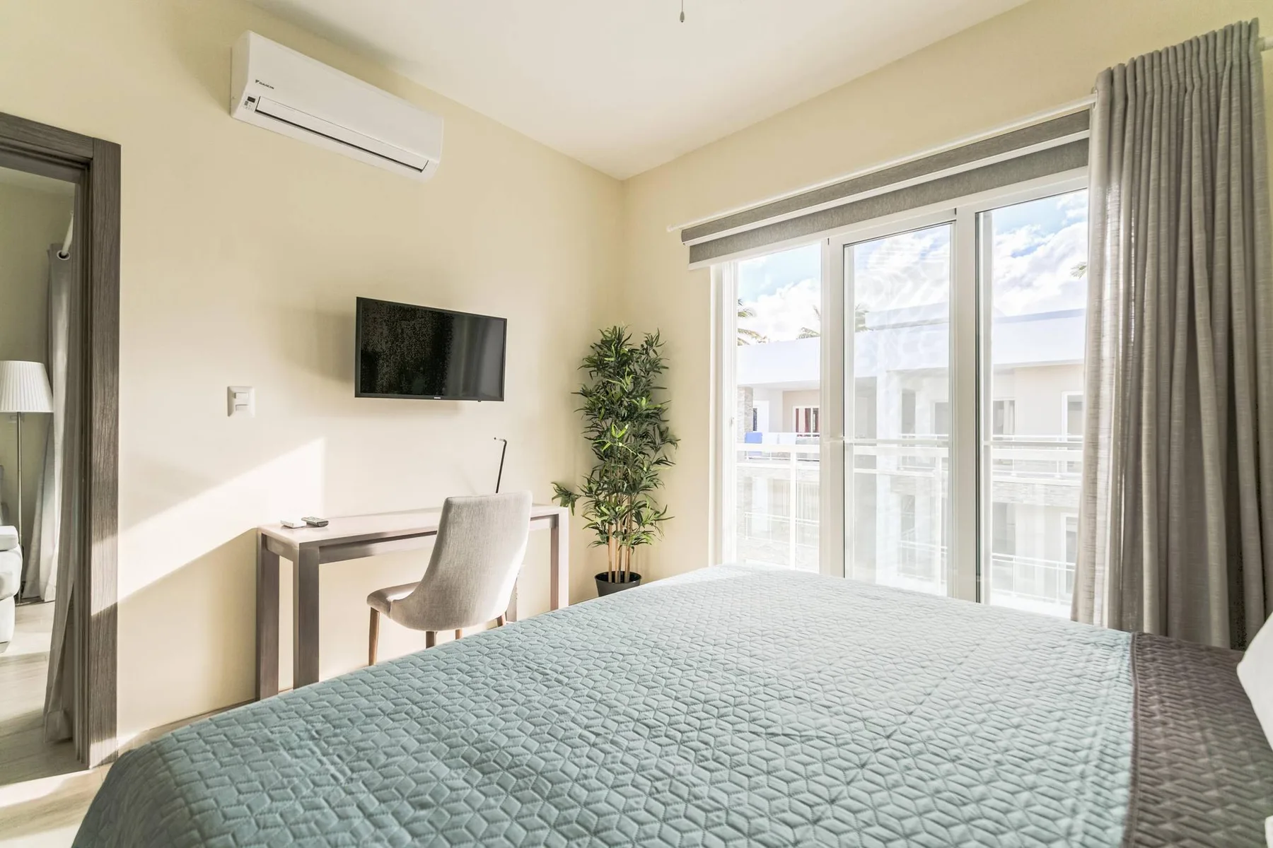Paseo Del Mar B3A_200Mbps_Pool_Walk to Beach & Dining!