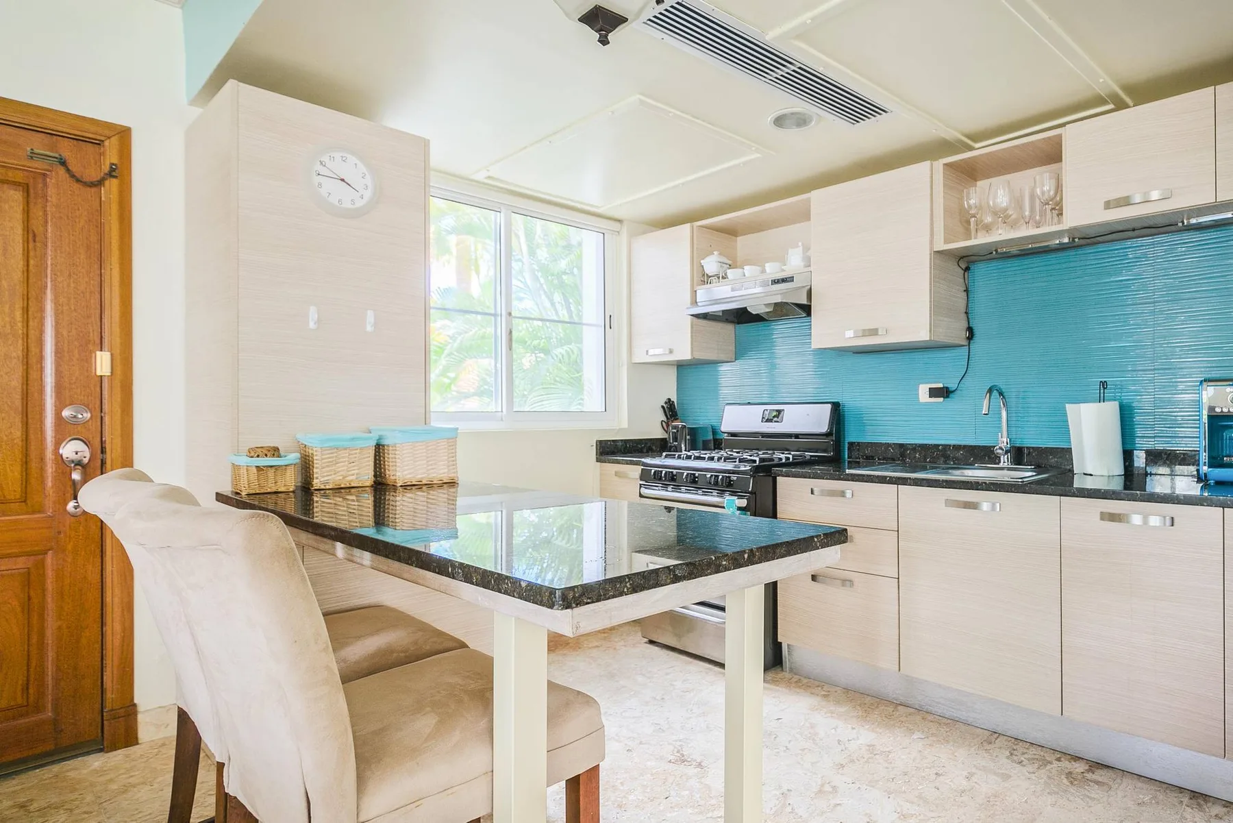 Playa Turquesa P105 LO_200Mbps_Private Beach Access_BBQ