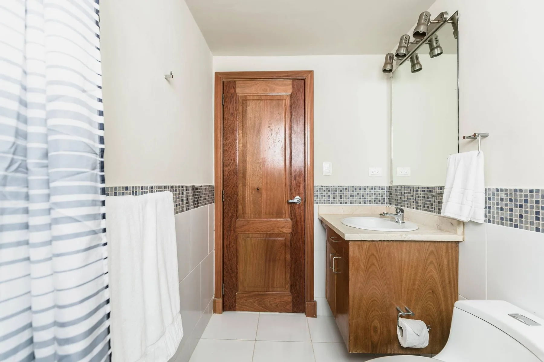 Playa Turquesa D303_80Mbps_Private Beach Access_BBQ_Pools