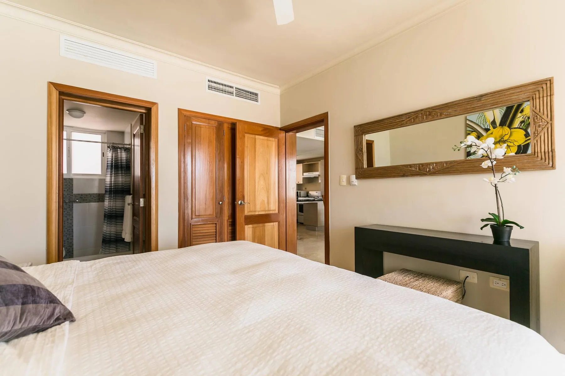 Playa Turquesa D303_80Mbps_Private Beach Access_BBQ_Pools