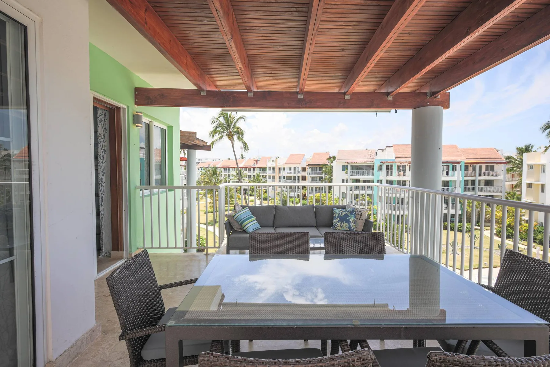 Playa Turquesa K403LO_200Mbps_Private Beach Access