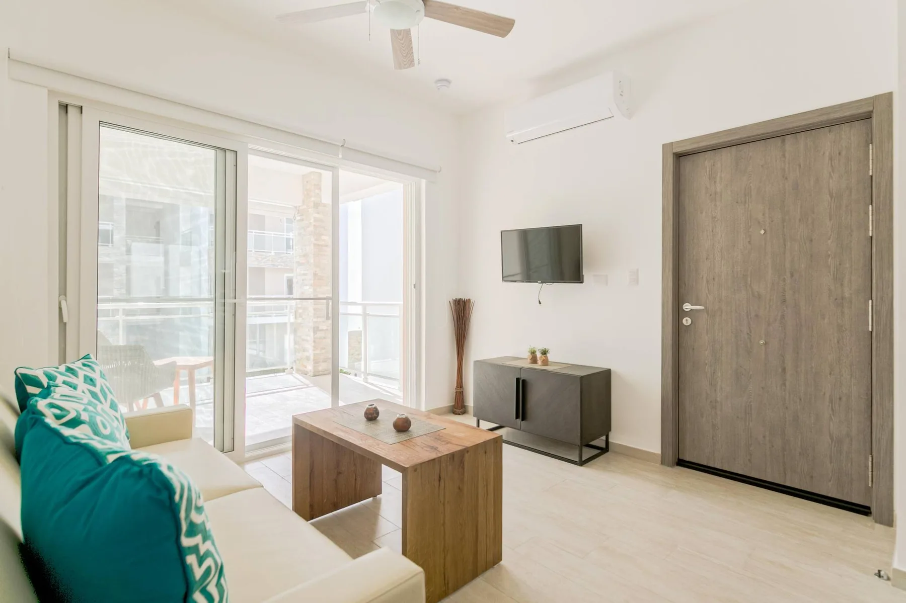 Paseo Del Mar B2B_200Mbps_Pool_Walk to Beach & Dining!