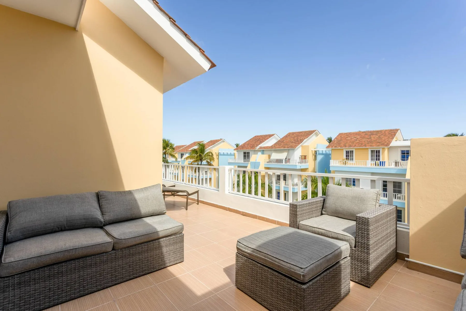 Estrella Del Mar E6LO_200Mbps_BBQ_Pool_Walk to Beach