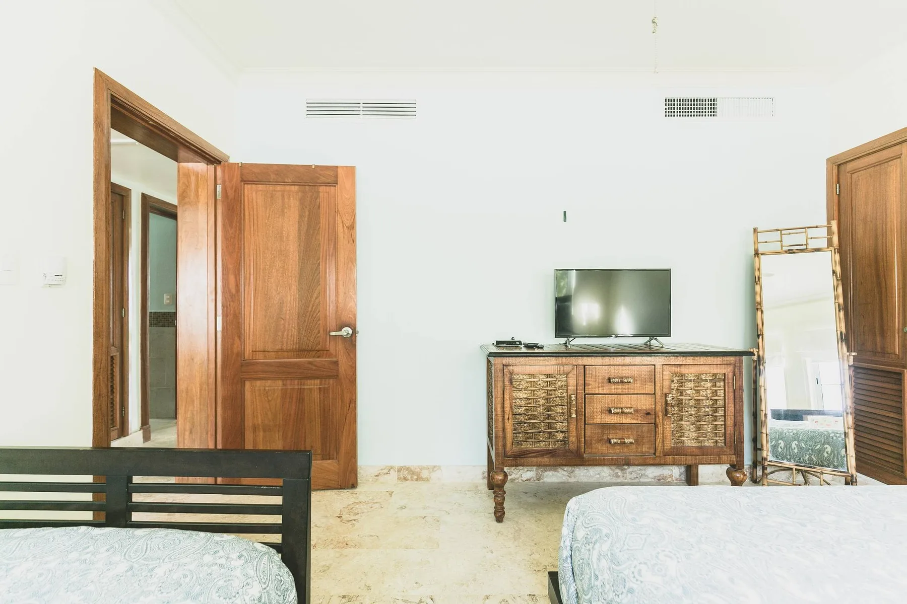 Playa Turquesa P105_200Mbps_Private Beach Access_BBQ