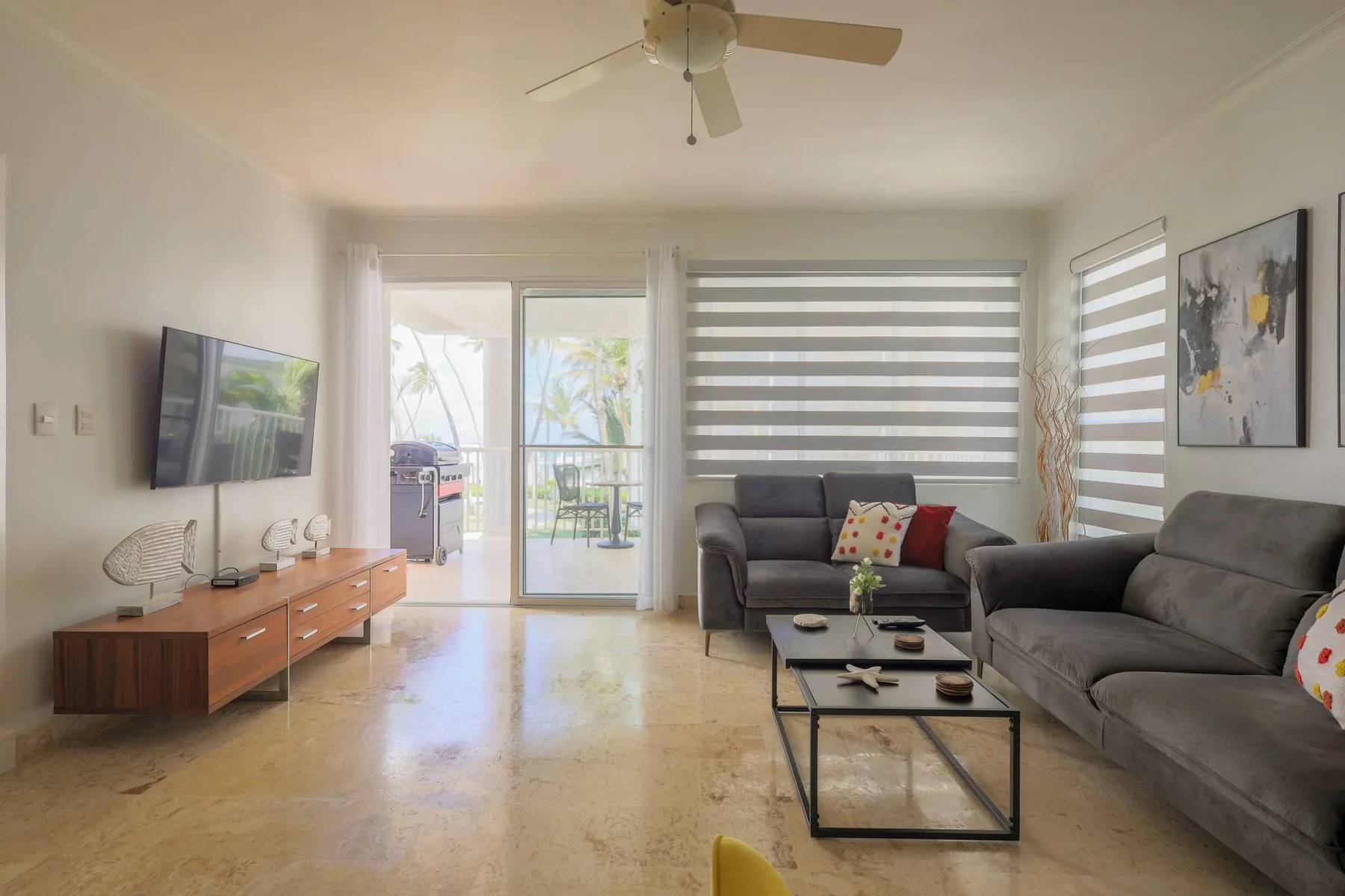 Playa Turquesa I201 – 200 Mbps, Private Beach Access, BBQ