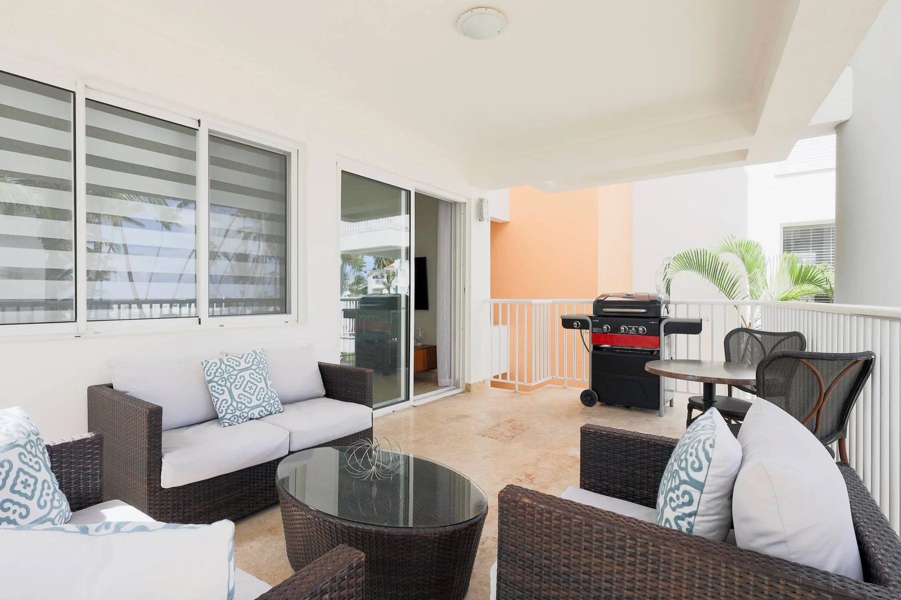 Playa Turquesa I201 – 200 Mbps, Private Beach Access, BBQ