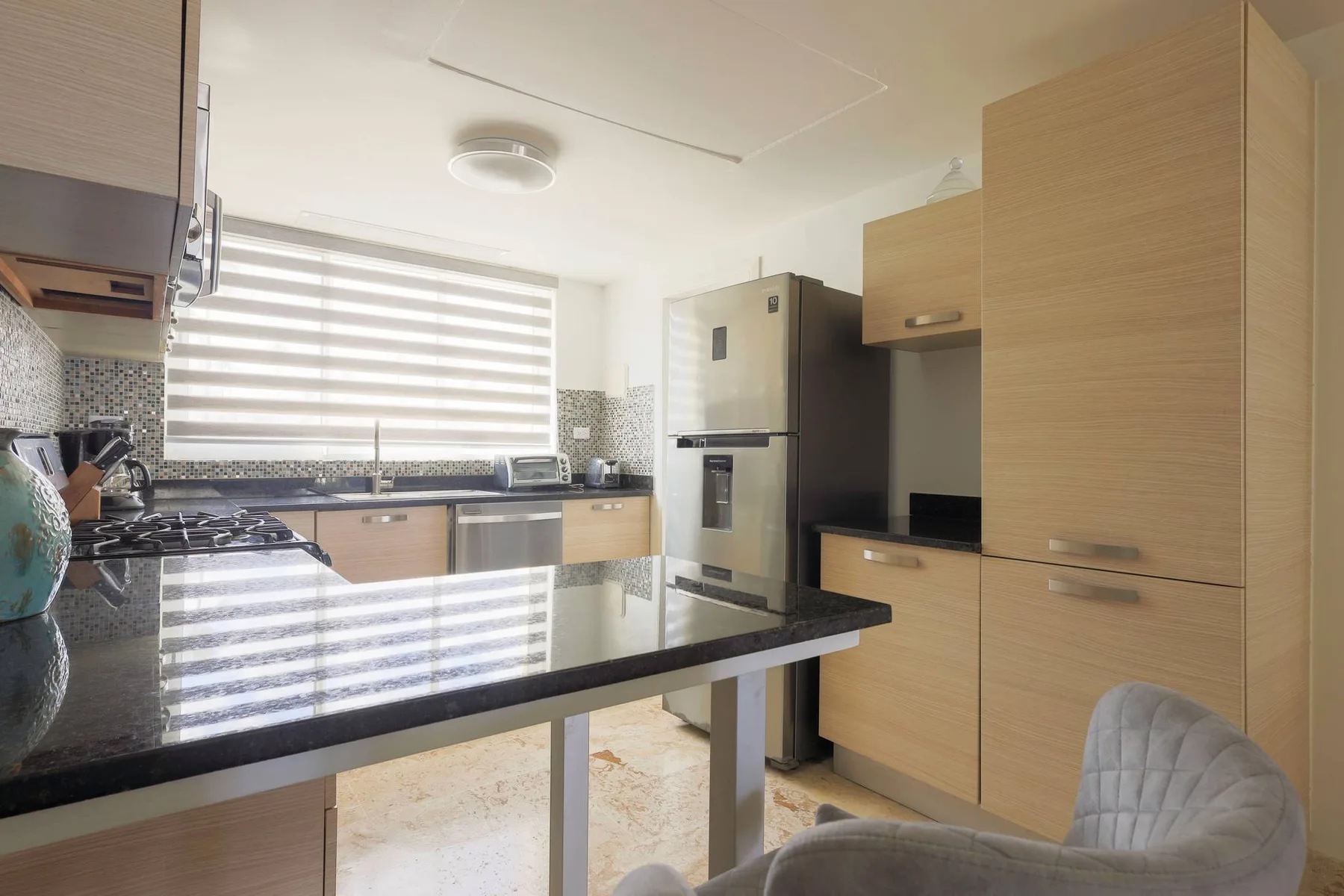 Playa Turquesa I201 – 200 Mbps, Private Beach Access, BBQ