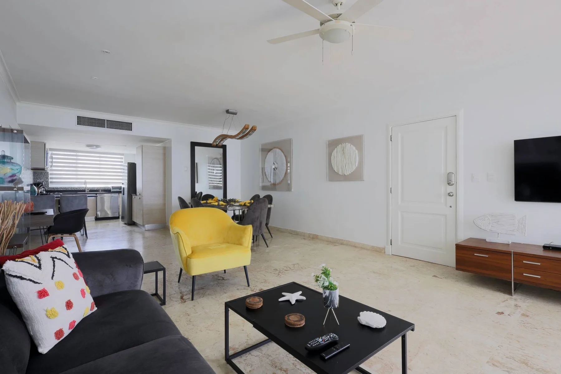 Playa Turquesa I201 – 200 Mbps, Private Beach Access, BBQ