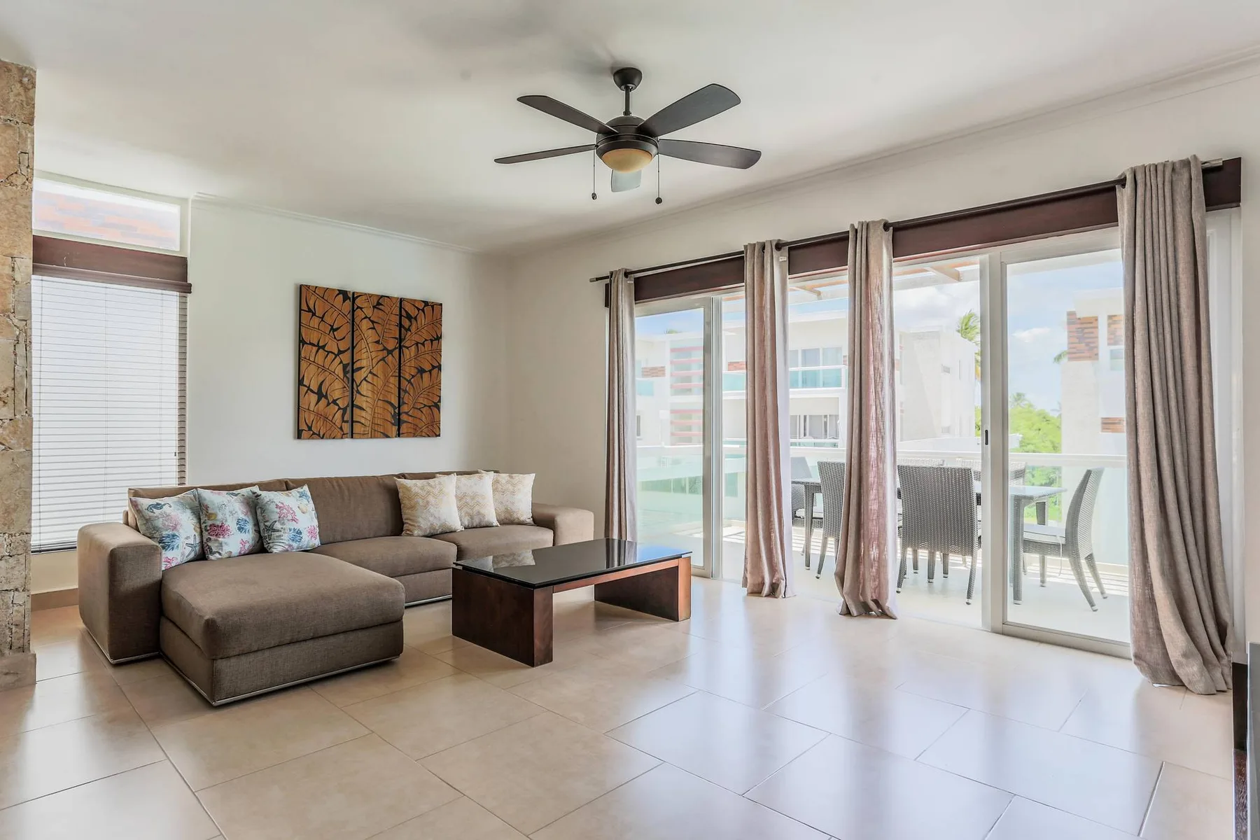 Costa Hermosa C302_200Mbps_Pool_BBQ_Walk to the Beach