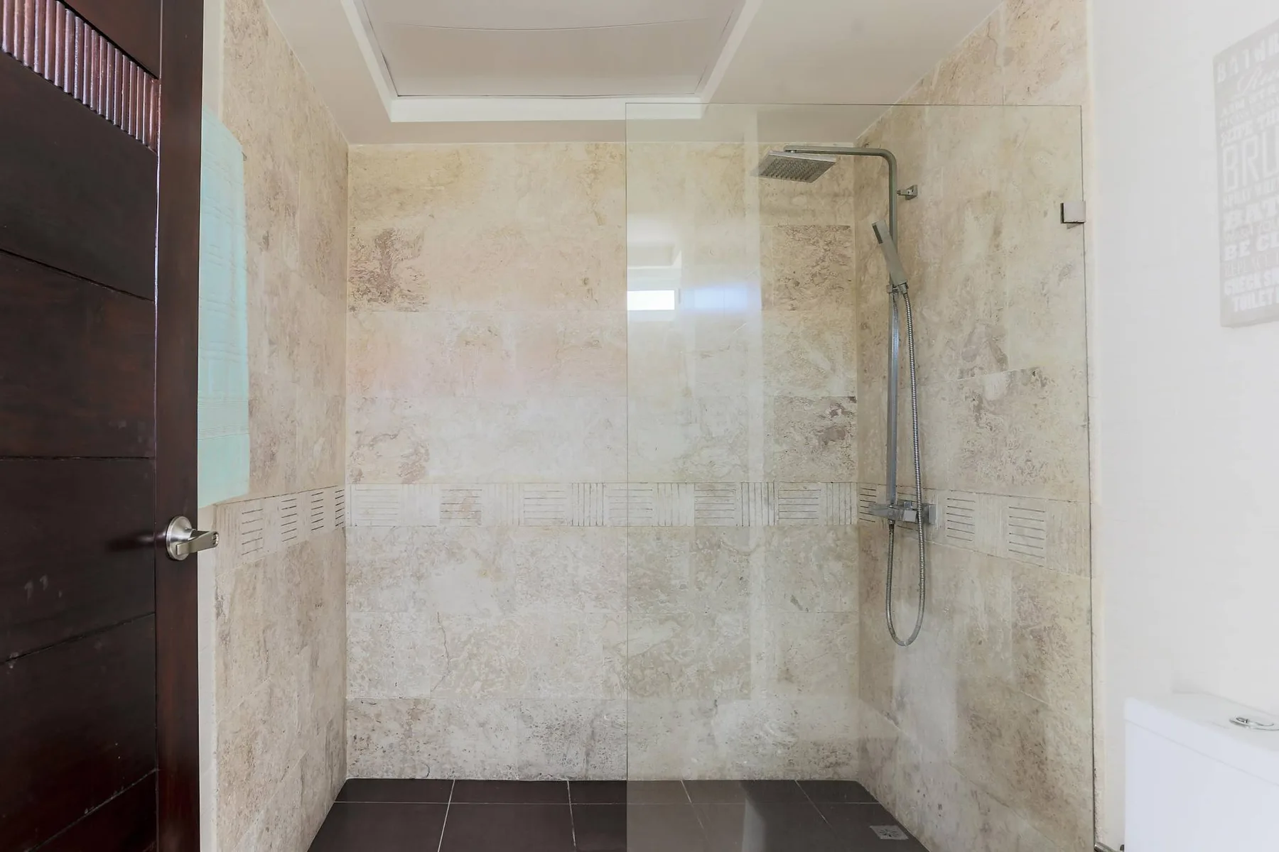 Costa Hermosa C302_200Mbps_Pool_BBQ_Walk to the Beach